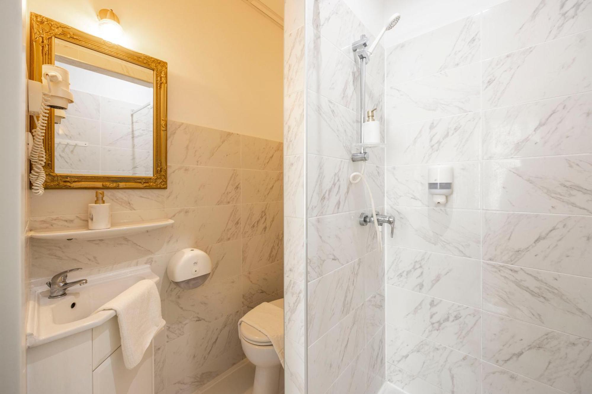 בודפשט Exclusive Private Residence In The Center Of Bp W 4Bedrms, 4 Bathrms מראה חיצוני תמונה